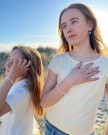 Astrid og Agnes - Young Princess halssmykke i forgylt stål med perle thumbnail